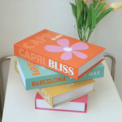 Izzy – Dekorative Bücher im einfachen Stil