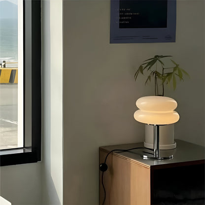 VivaGlass Tischlampe – Stilvolle Farbglanz-Leuchte für moderne Räume