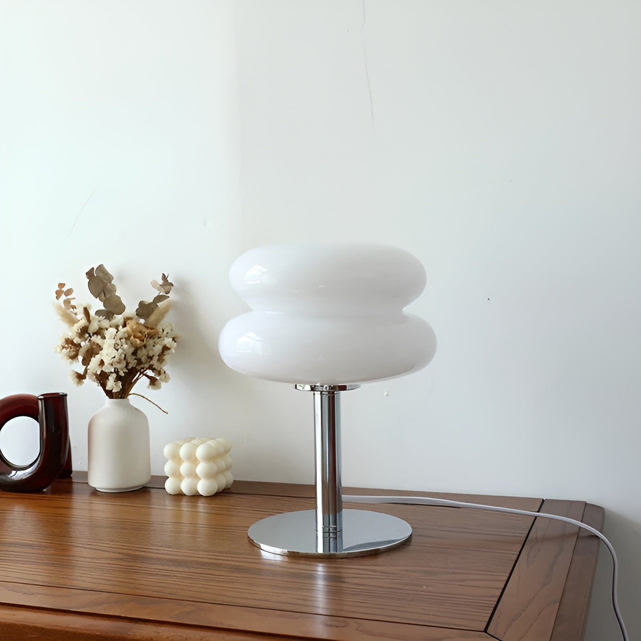 VivaGlass Tischlampe – Stilvolle Farbglanz-Leuchte für moderne Räume