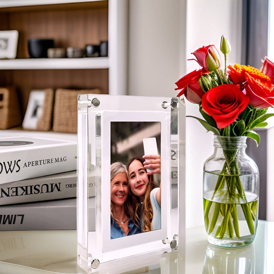 Akagi – Acryl-Digitalrahmen