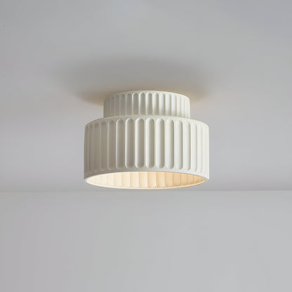 PureRib Deckenlampe – Gerippte Harz-Leuchte in mattem Weiß