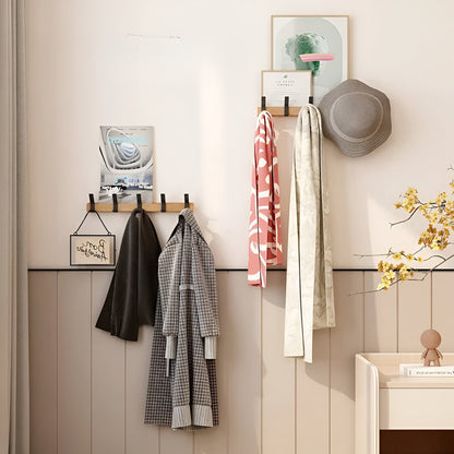 HookForm – Wandgarderobe aus Holz mit eleganten Aluminiumhaken