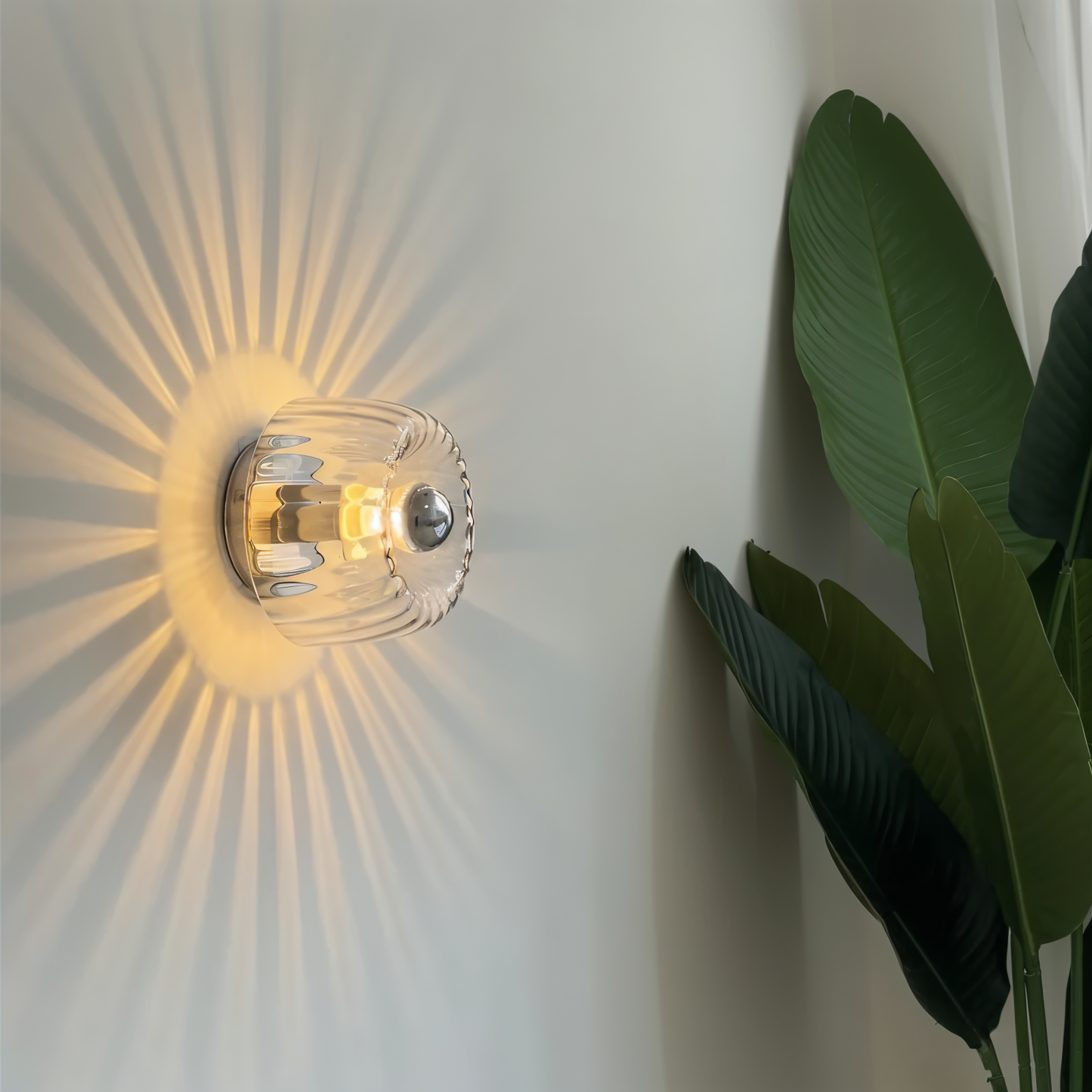 BauRib Glasleuchte – Gerippte Wandlampe im Bauhaus-Chic