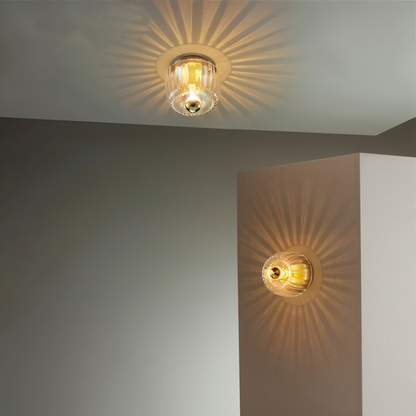 BauRib Glasleuchte – Gerippte Wandlampe im Bauhaus-Chic