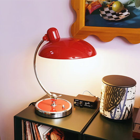 Minimalistische Tischlampe Im Retro-Stil