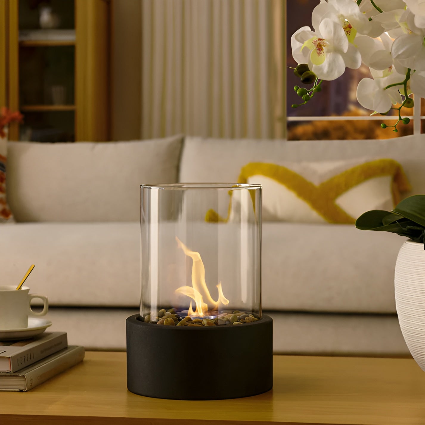 SleekFlame - Eleganter Tischkamin aus Metall und Glas
