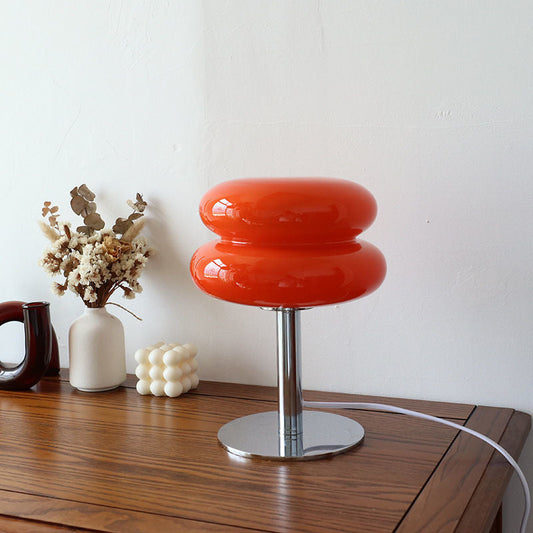 Freja – Skandinavische Glas-Tischleuchte im einfachen Design