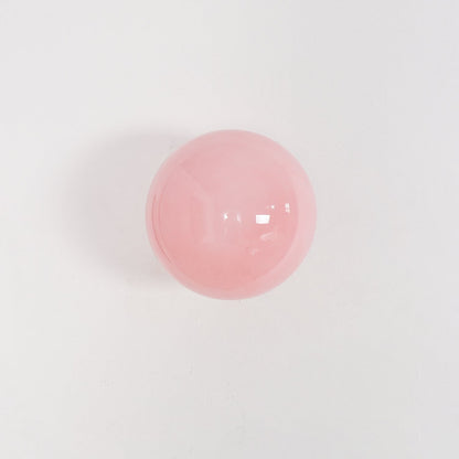 Lunaria – Wandlampe mit rosa Glasdiffusor im zeitgemäßen Design
