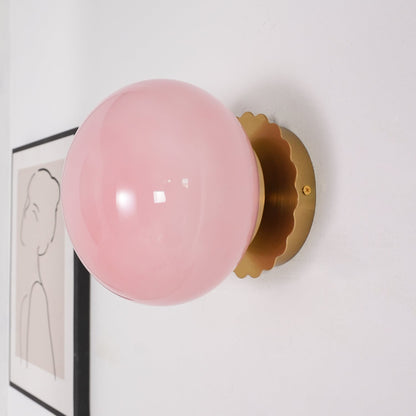 Lunaria – Wandlampe mit rosa Glasdiffusor im zeitgemäßen Design