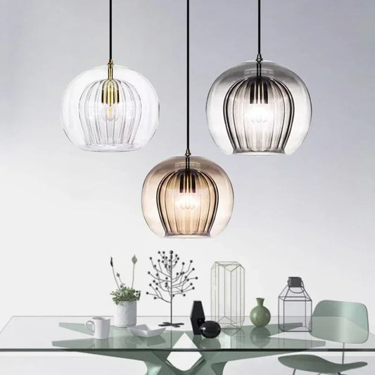 Moderne Pendelleuchte aus Glas
