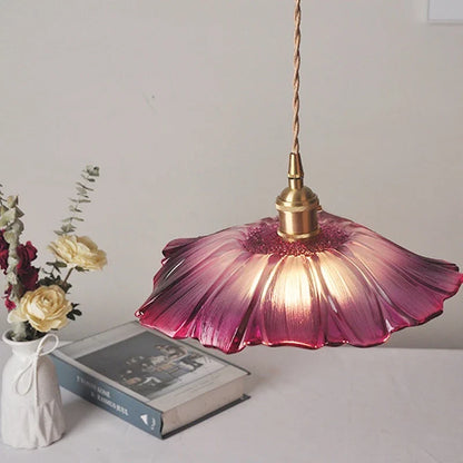 Kronleuchter aus Kunstglas im floralen Stil