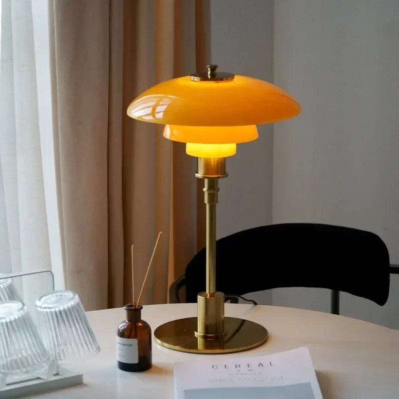 Dänische Retro Mid-Antike Tischlampe