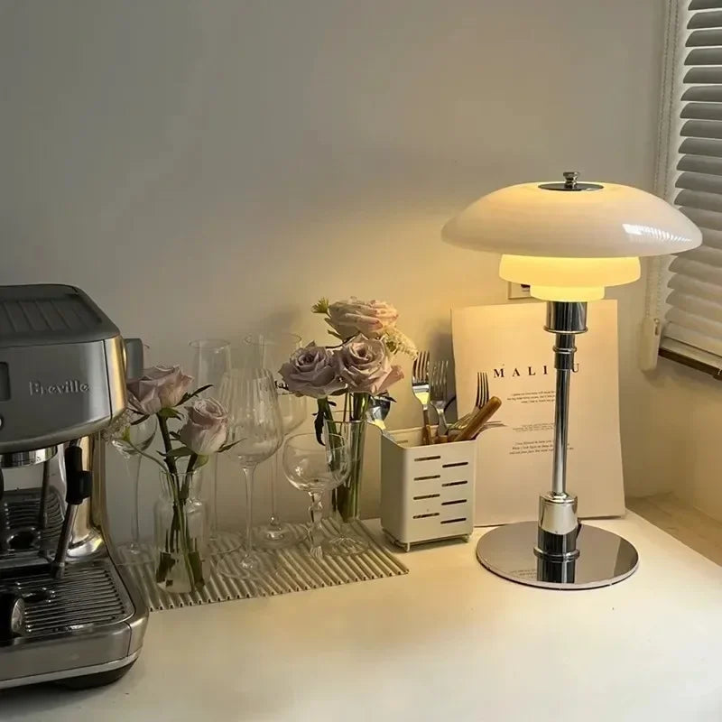 Dänische Retro Mid-Antike Tischlampe
