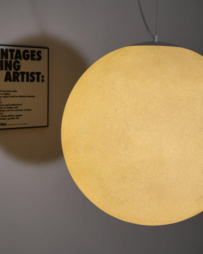 MondMagie – Hängeleuchte im schimmernden Vollmond-Design