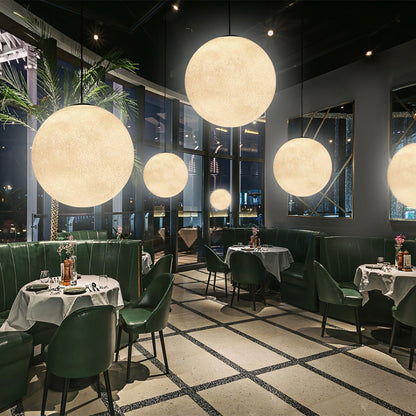 MondMagie – Hängeleuchte im schimmernden Vollmond-Design