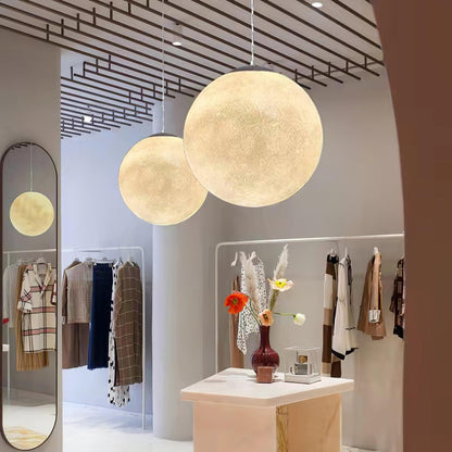 MondMagie – Hängeleuchte im schimmernden Vollmond-Design