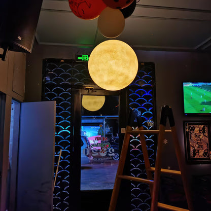 MondMagie – Hängeleuchte im schimmernden Vollmond-Design