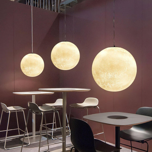 MondMagie – Hängeleuchte im schimmernden Vollmond-Design