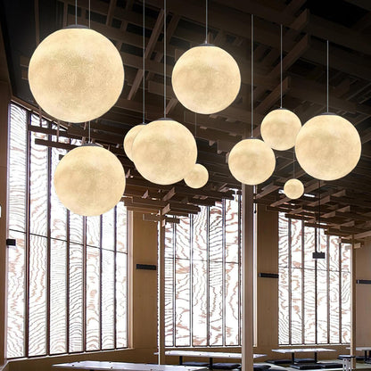 MondMagie – Hängeleuchte im schimmernden Vollmond-Design