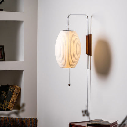 Isolde – Kreative Wandlampe in Seidenoptik