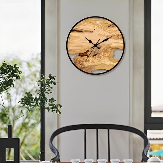 Alvik – Einfache nordische Wanduhr mit Holzoptik