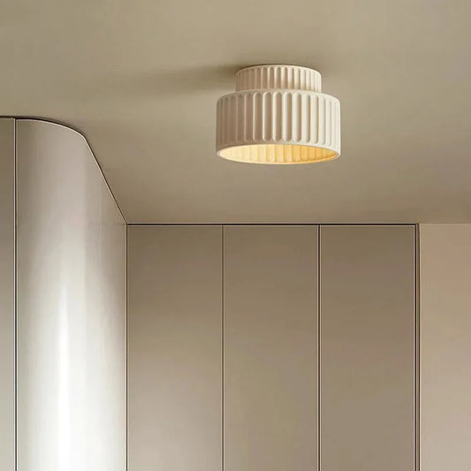 Deckenleuchte im nordischen Creme-Stil