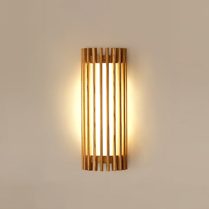 Yara – Walnuss Wandleuchte