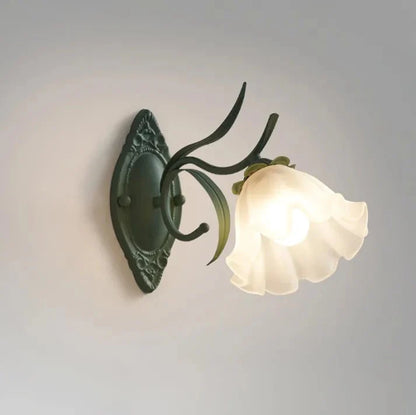 Liora – Maiglöckchen Blume Wandlampe