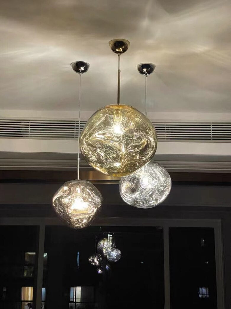 LavaGlow - LED-Pendelleuchte aus mundgeblasenem Lavaglas