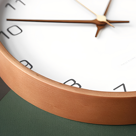Marla – Moderne Holzwanduhr