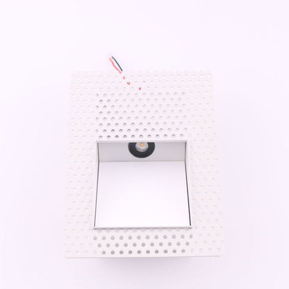 Gregor – Schlichte Treppen Kick Lampe
