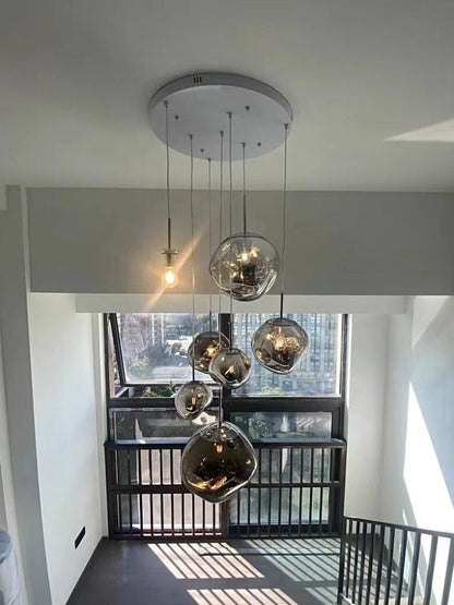 LavaGlow - LED-Pendelleuchte aus mundgeblasenem Lavaglas