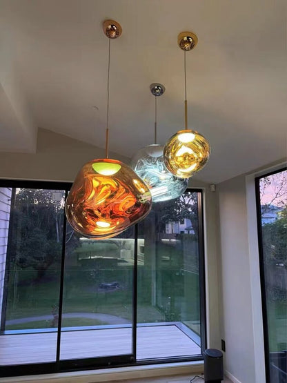 LavaGlow - LED-Pendelleuchte aus mundgeblasenem Lavaglas