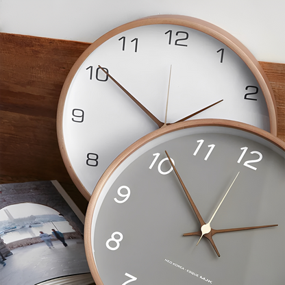 Marla – Moderne Holzwanduhr