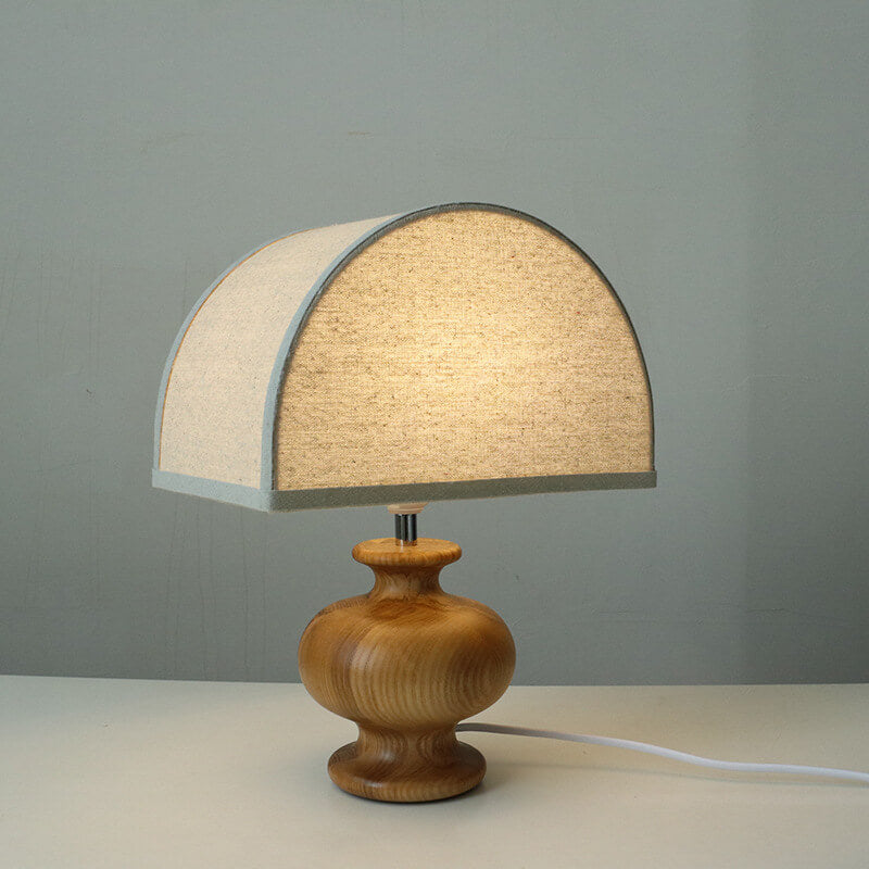 Esnyr – Einfache Holz-Tischlampe
