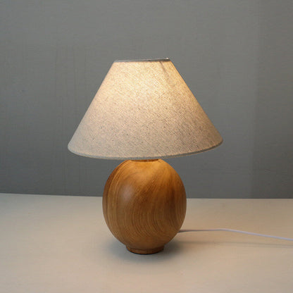 Esnyr – Einfache Holz-Tischlampe