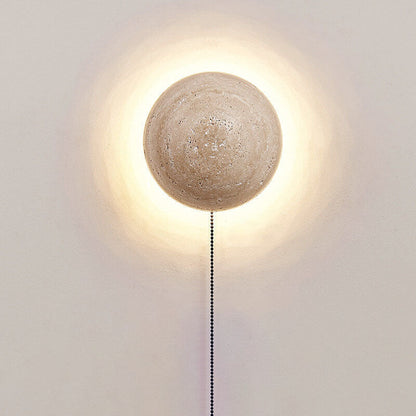 Esther – Halbrunde Wandlampe aus Naturstein
