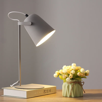 Soren – Nordische LED Tischlampe