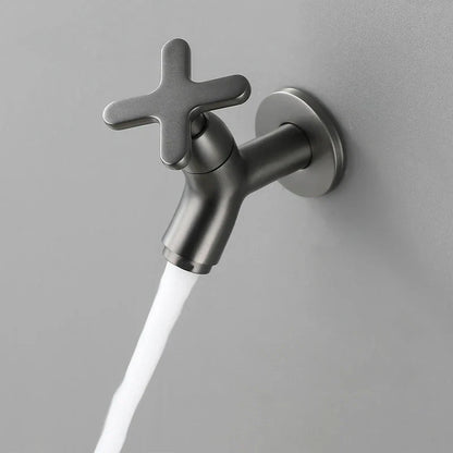 BrassFlow – Wand-Kaltwasserhahn aus massivem Messing