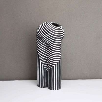 Vivienne – Europäische Vase mit Schwarz-Weiß-Muster