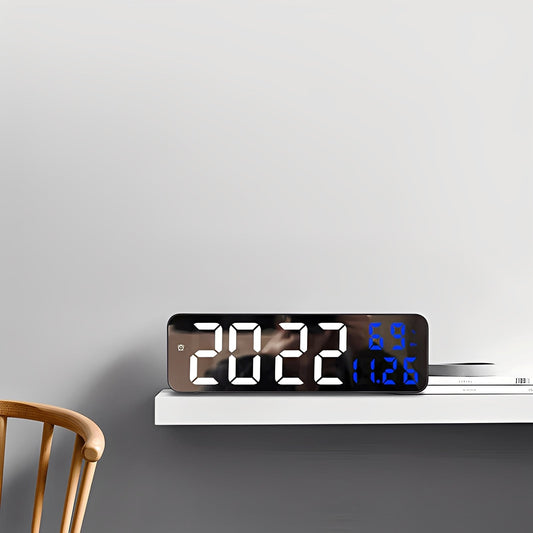 Nairo – LED-Wanduhr in digitaler Ausführung