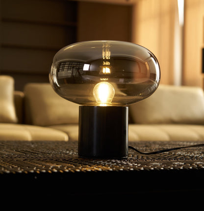 Lin – Tischleuchte aus Glas im Skandinavischen Design
