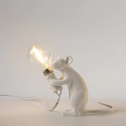 Nilla – Kleine kreative Mauslampe aus Kunstharz im nordischen Design