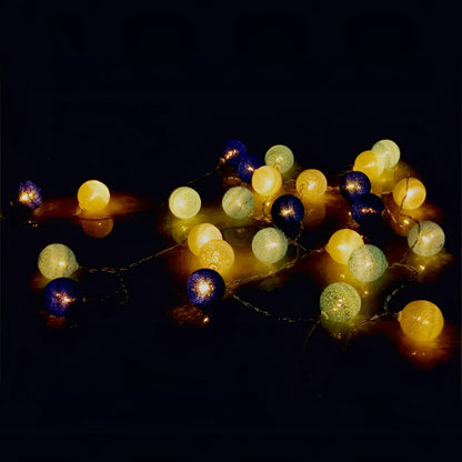 Hazel – Farbige LED-Kugellichterkette aus Baumwolle