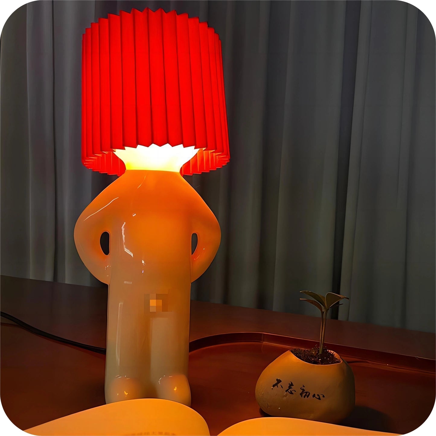 Hugo – Kreative Tischlampe in Form einer Person