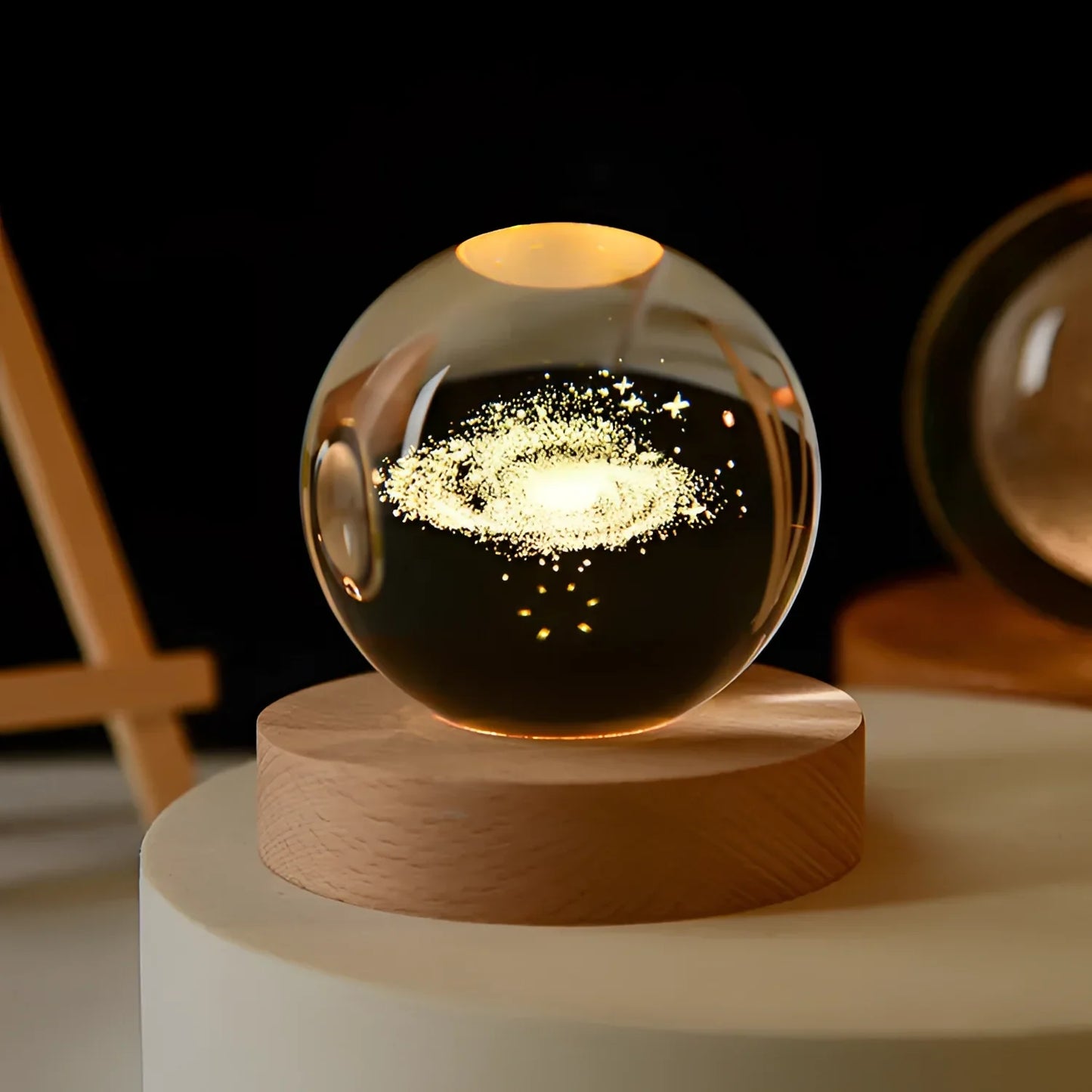 Lyora – LED-Kristalllampe mit 3D-Muster
