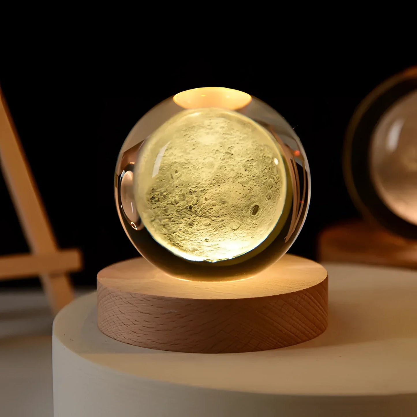 Lyora – LED-Kristalllampe mit 3D-Muster