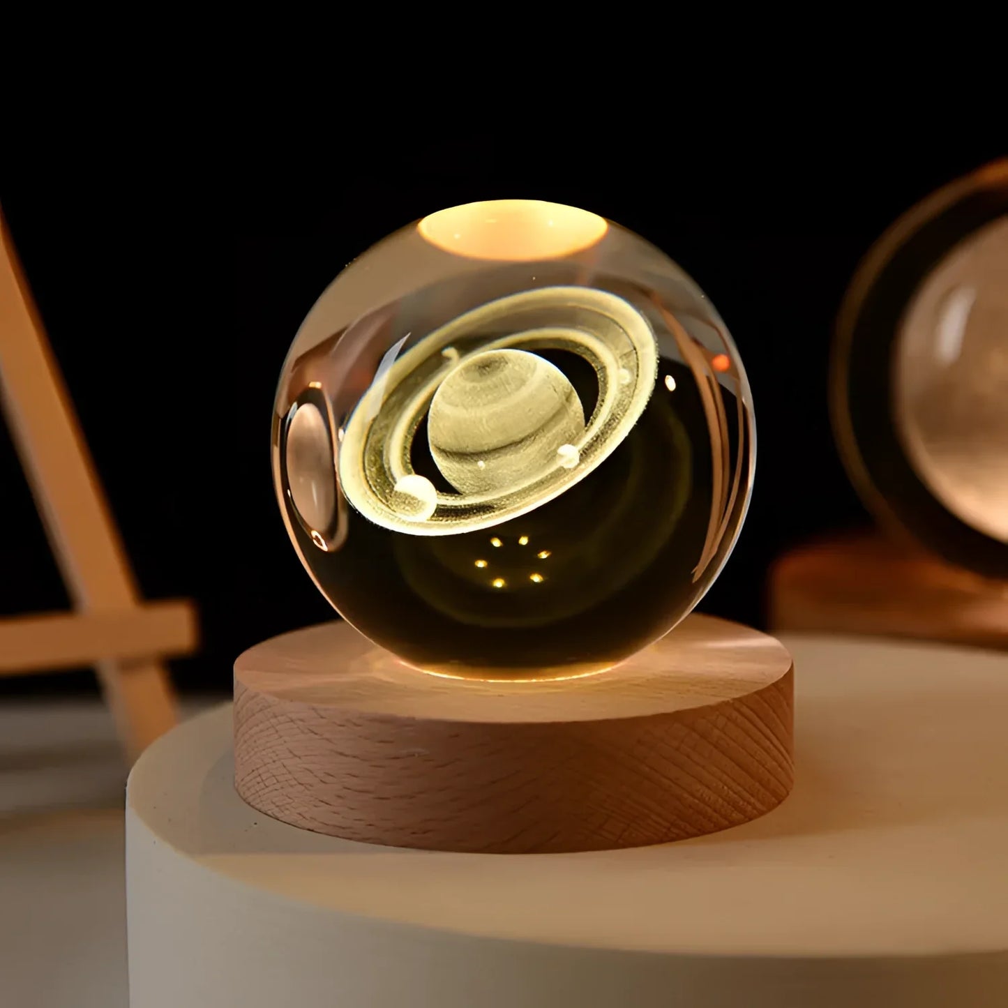 Lyora – LED-Kristalllampe mit 3D-Muster