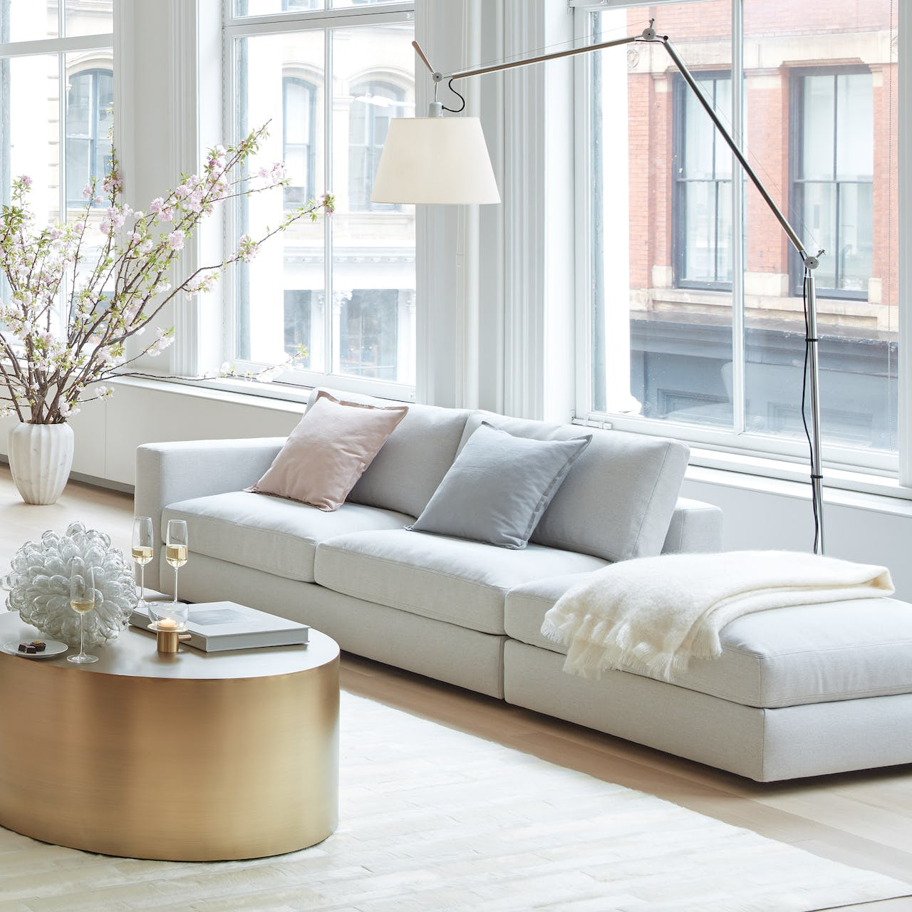 Liana – Elegante Stehlampe mit modernem Design