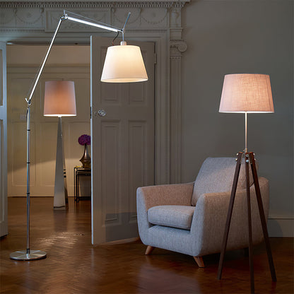 Liana – Elegante Stehlampe mit modernem Design